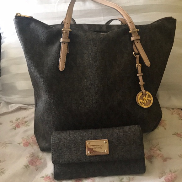 Michael Kors Handbags - Michael Kors tote and wallet set